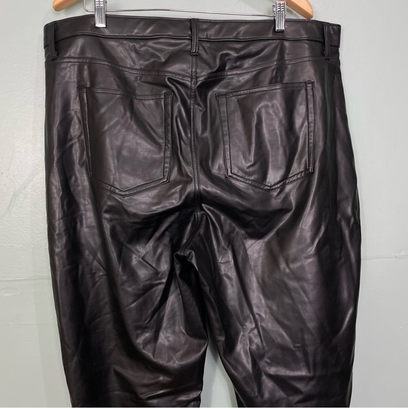 Abercrombie and Fitch The 90’s Straight Ultra High Rise Faux Leather Curve Love - Picture 6 of 8